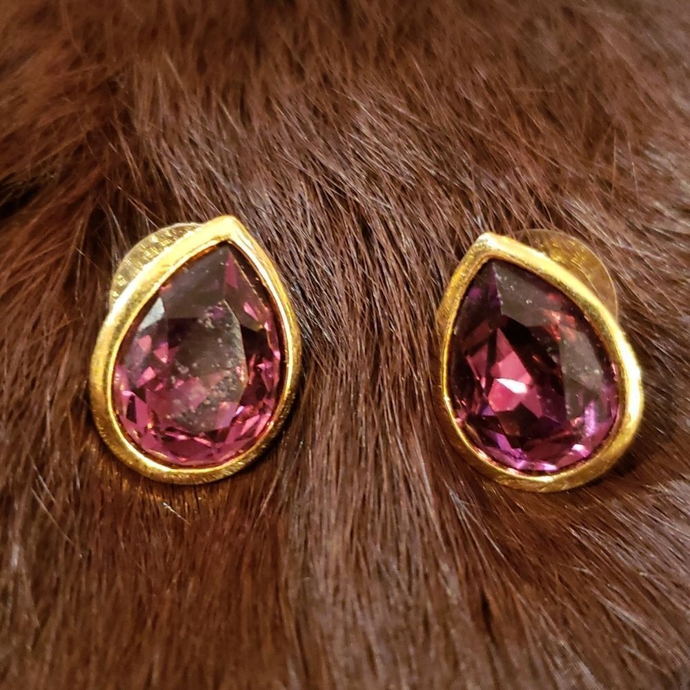 VNTG Swarovski Fuchsia Goldtone Raindrop Earrings